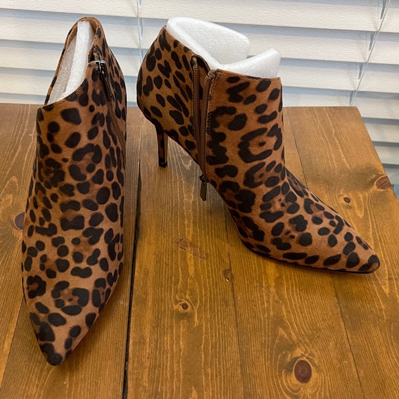 Jessica Simpson Leopard Print Ankle Booties - Picture 1 of 10